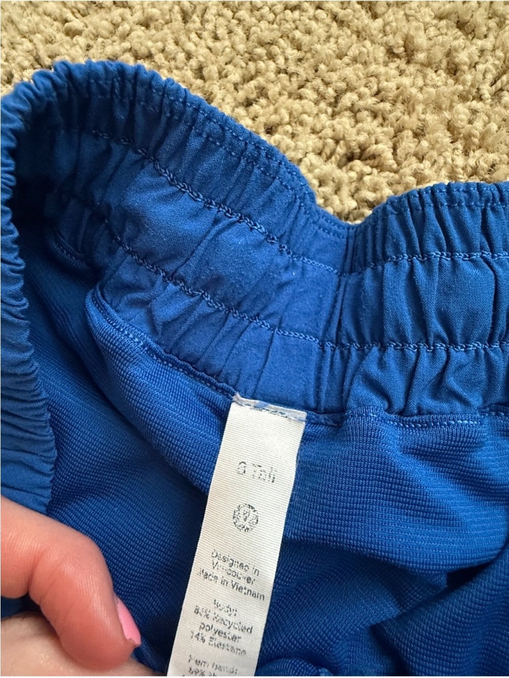 lululemon athletica Royal Blue Hotty Hot 4” long length Shorts size 8 tall - Picture 2 of 3